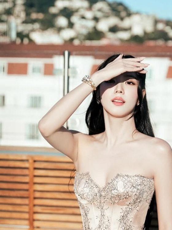 /写真=ブラックピンク ジス SNS