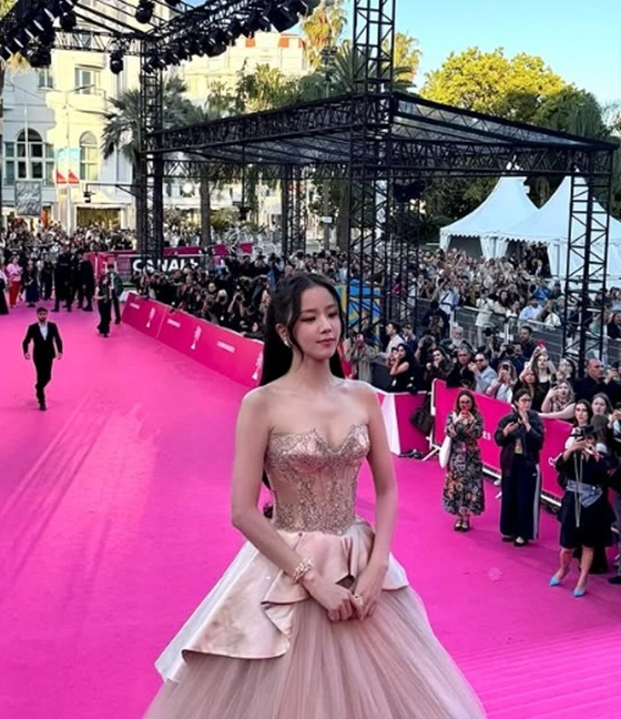 /写真=ブラックピンク ジス SNS