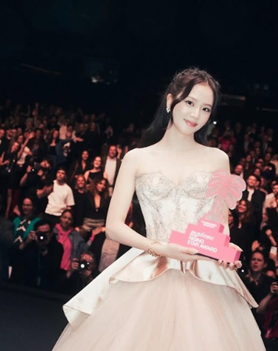 /写真=ブラックピンク ジス SNS