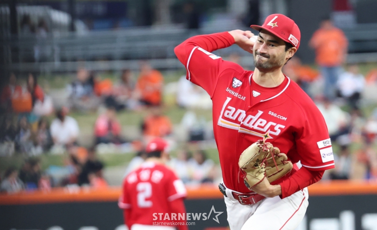 '화이트 어깨 통증' SSG 초비상, 6주 외인까지 고려한다... '선발 ERA 9위인데' 이를 어쩌나 [대전 현장]
