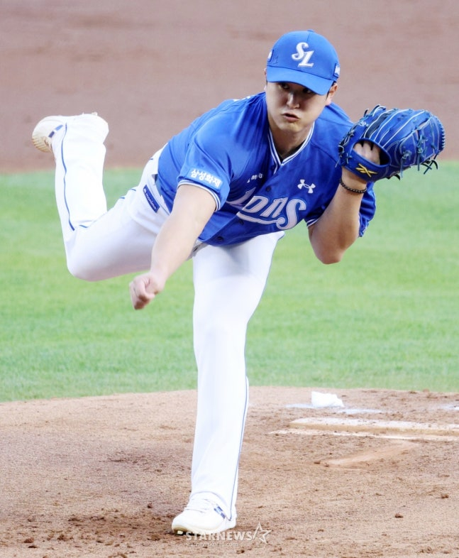 Samsung's Choi Won-tae pitches on the 30th. /Photo=Chief correspondent Kim Jin-kyung