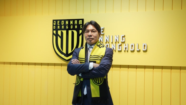 Former Chungnam Asan FC manager Im Kwan-sik, now the manager of Jeonnam Dragons. /Photo=Jeonnam Dragons