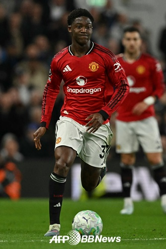 Полузащитник "Манчестер Юнайтед" Коби Майну. /AFPBBNews =Новости 1