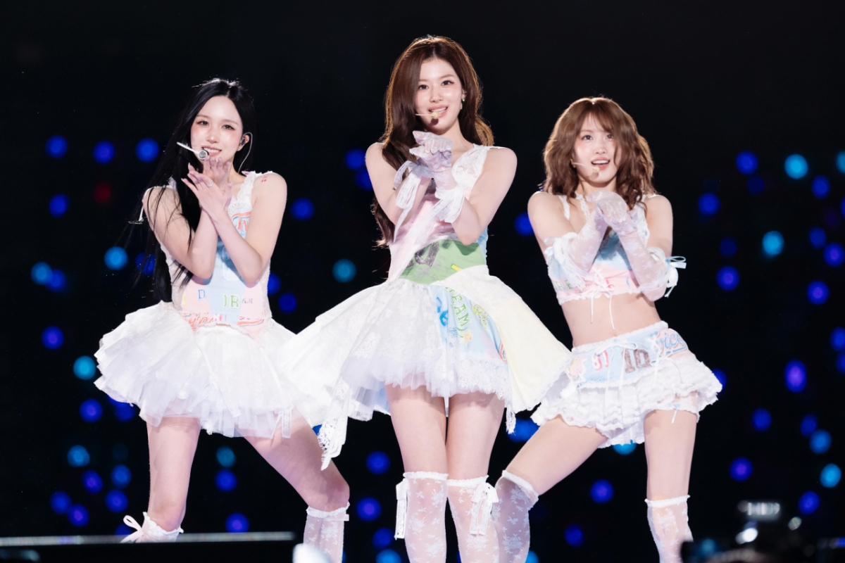 TWICE Mina Sana Momo