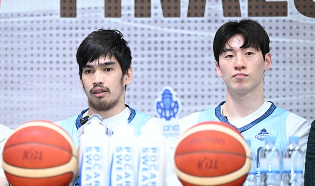 Goyang Sono's Kevin Kambeo (left) and Lee Jung-hyun. /Photo=KBL