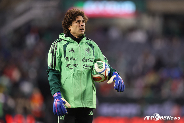 Guillermo Ochoa. /AFPBBNews=NEWS1