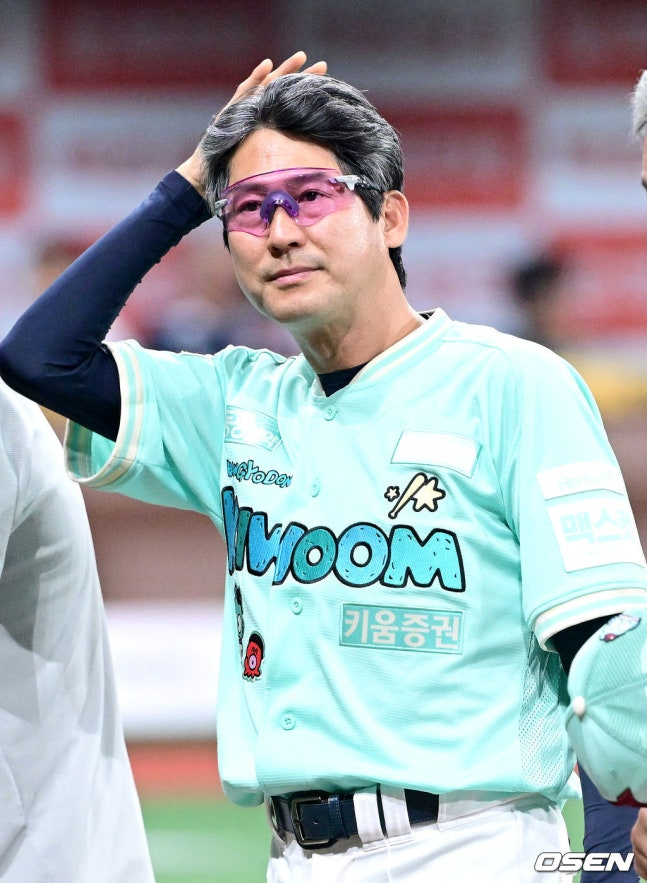 ソル·ジョンジン監督。