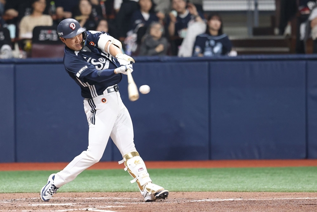 =本月2日，梁锡焕在高尺击球。