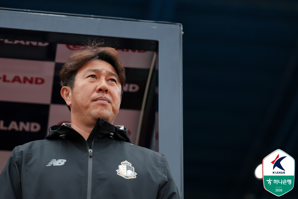 '추가시간 18분→상대 2명 퇴장 변수' 승리 채긴 김도균 서울E 감독 "내용보단 결과 만족... 젊은 피들 잘해줬다" [목동 현장]