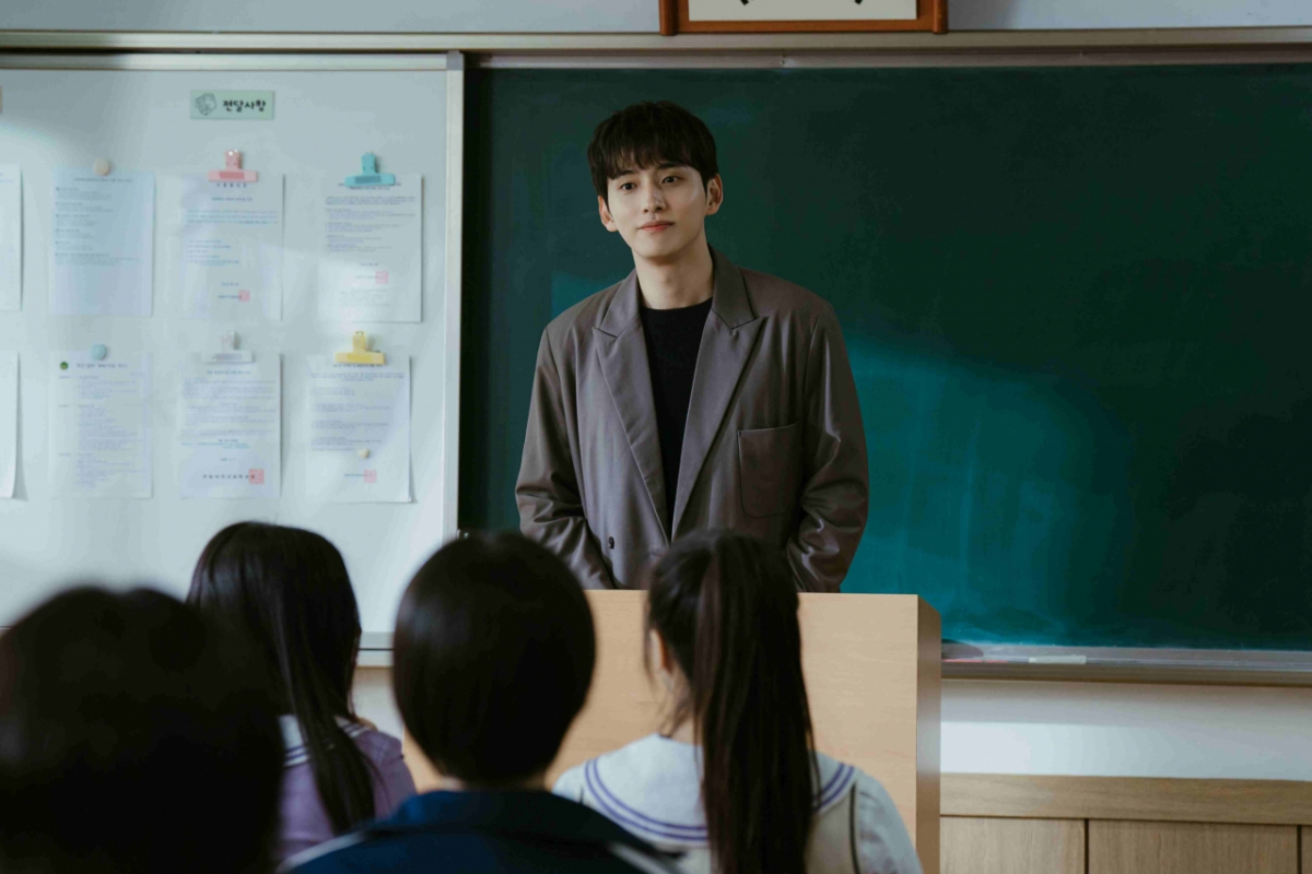 '젤리피쉬엔터 소속' 김동규, 무림여고 공감 요정 눈길 [로맨스의 절댓값]