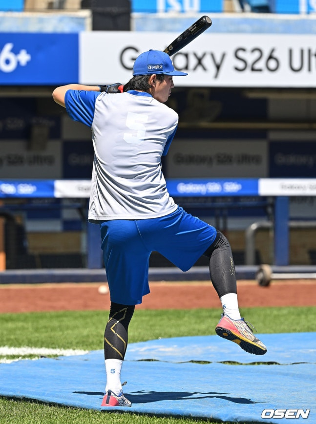 Gu Ja-wook training ahead of the match on the 5th.