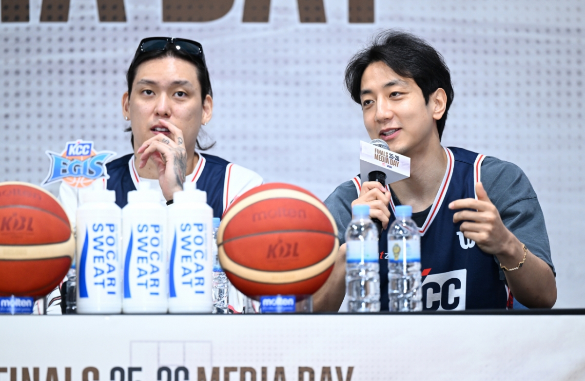 Choi Jun-yong (left) and Heo Hoon. /Photo=KBL