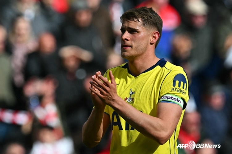 Tottenham defender Mickey van de Ven. /AFPBBNews=NEWS1
