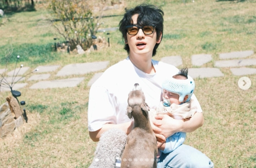 /Photo=Yoon Park's personal account