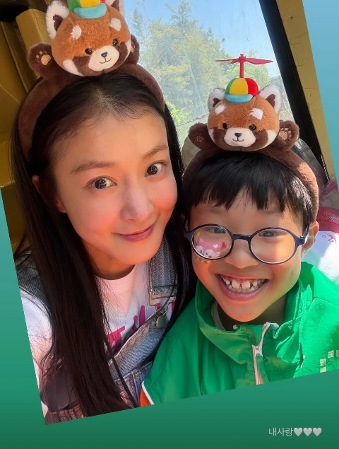 /Photo=Lee Si-young's personal account