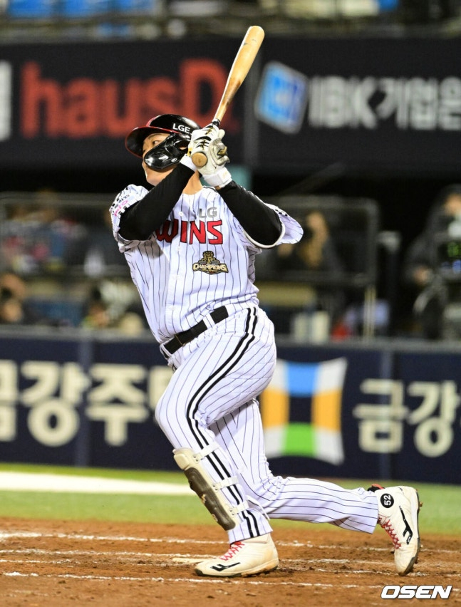 LG Lee Jae-won.
