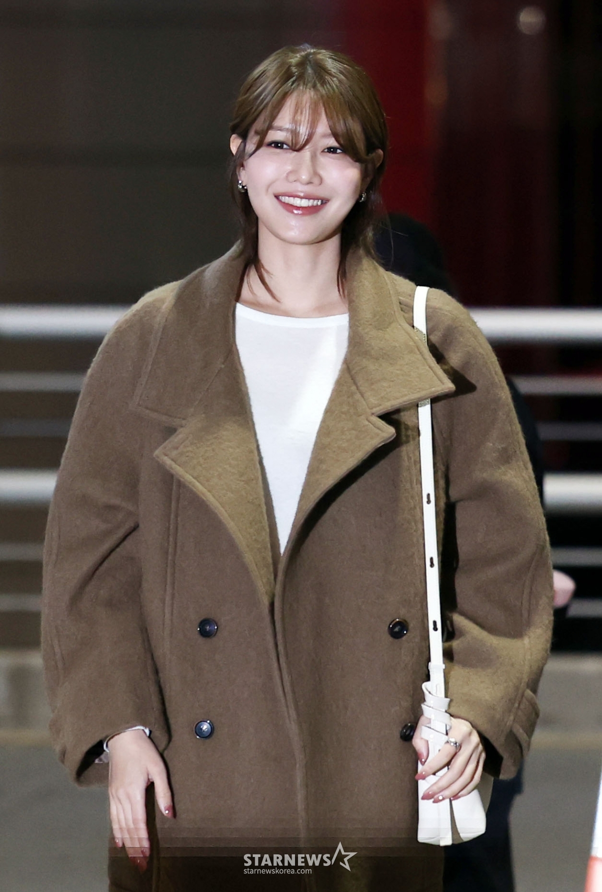 Singer and actress Choi Sooyoung (Sooyoung Choi) is seen departing from Incheon International Airport on the afternoon of the 8th for a schedule in Hawaii. 2025.11.08 /Photo=Senior reporter Im Seong-gyun tjdrbs23@
