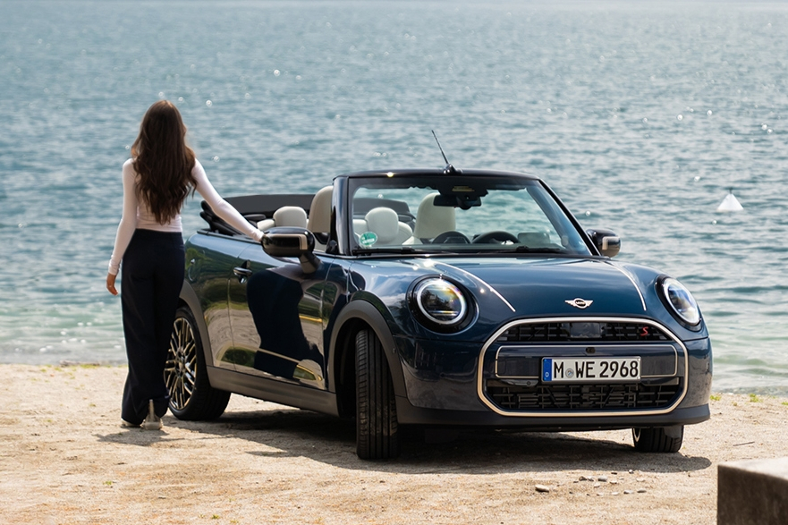 The MINI Cooper Convertible S Indigo Breeze Edition // Photo provided by MINI Korea