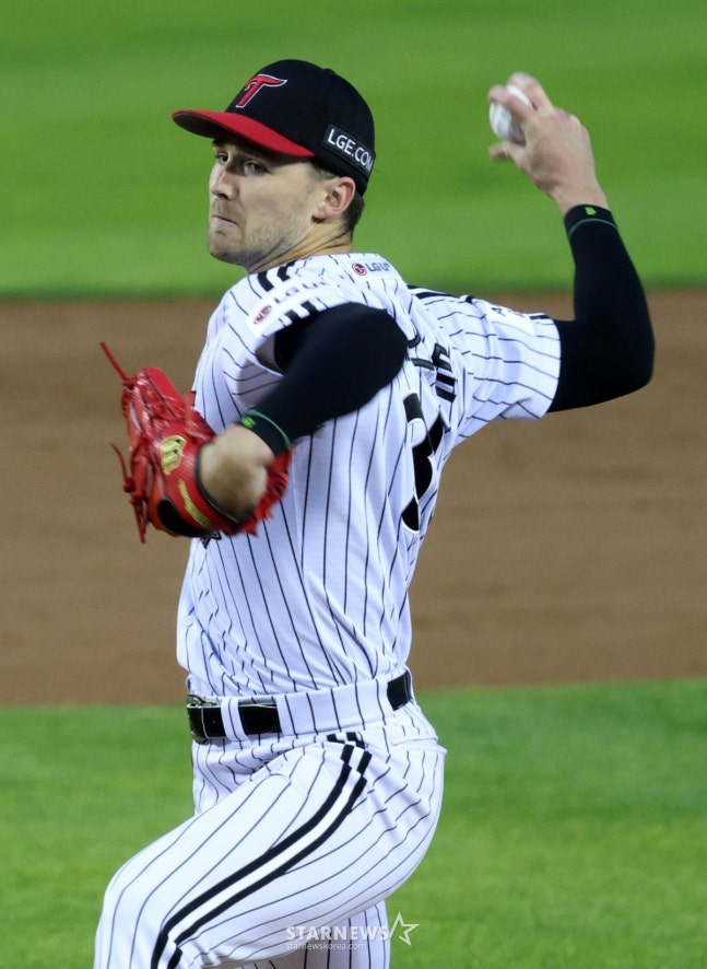 LG's Tolhurst pitches against Doosan on the 7th. /Photo=Chief correspondent Kim Jin-kyung