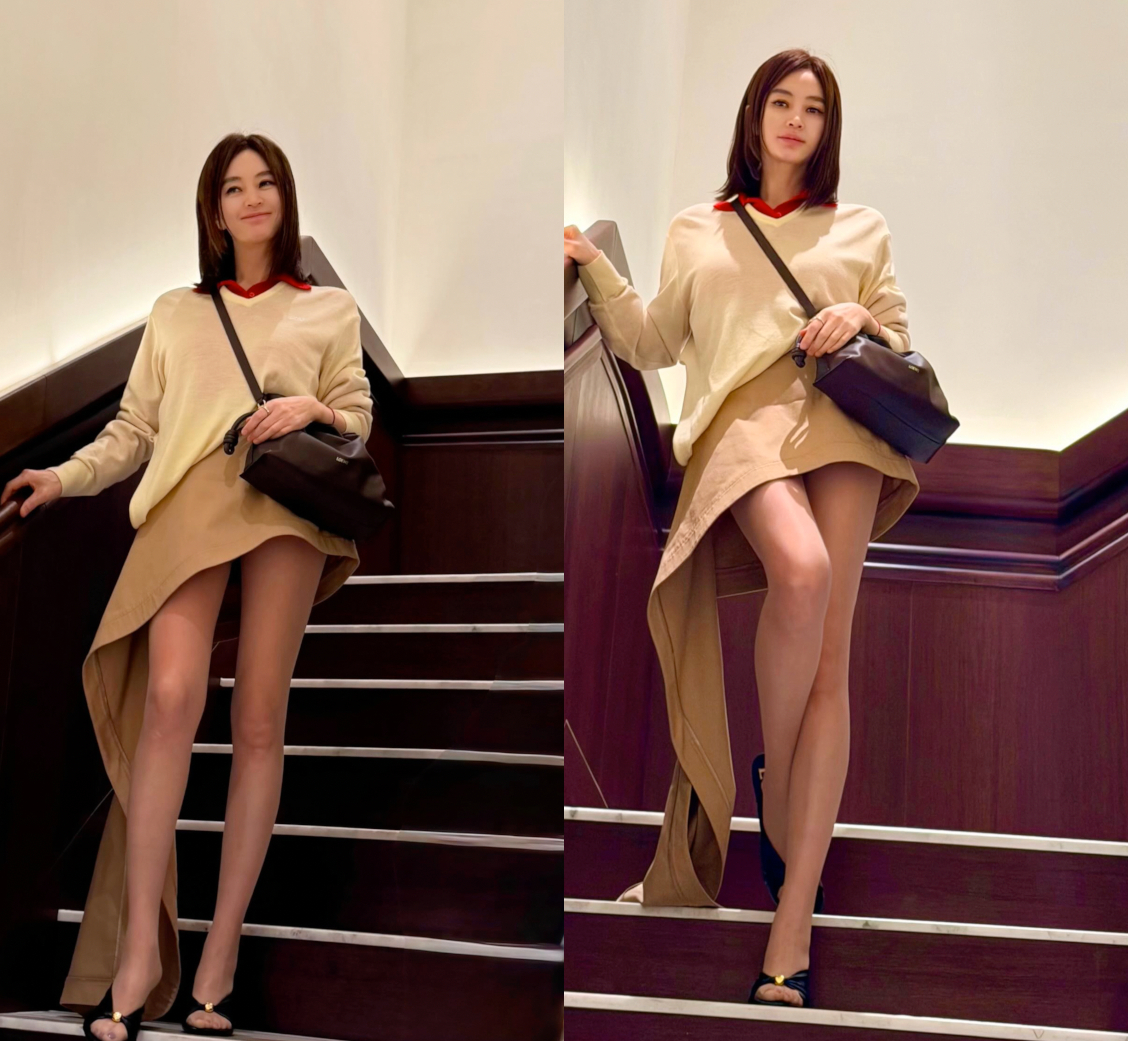'55세' 김혜수, 비현실적 각선미 자랑..파격 초미니도 완벽 소화