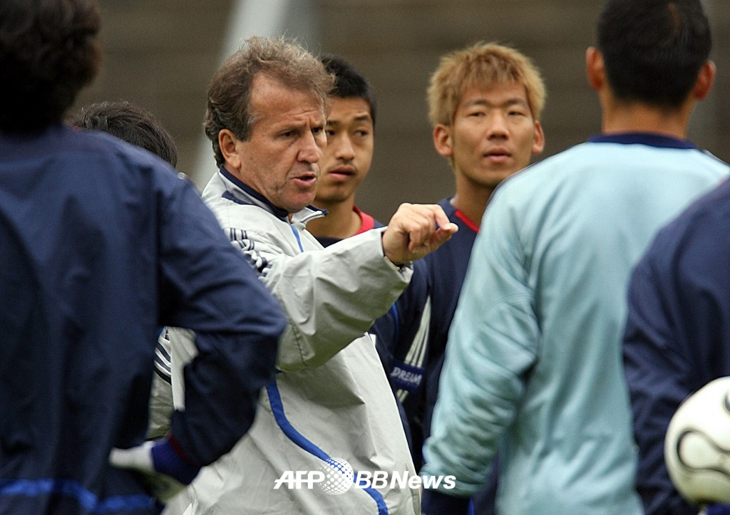 Zico durante su etapa como entrenador de la selección de Japón. /AFPBBNews=NEWS1
