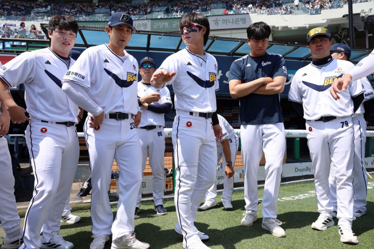 Doosan Bears Park Chan-ho (center). /Photo=Doosan Bears
