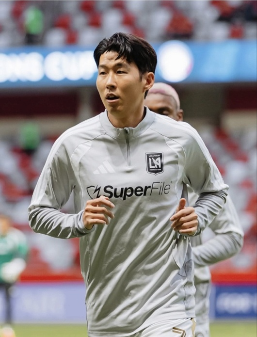 Son Heung-min calentando antes del partido. /foto=LAFC SNS