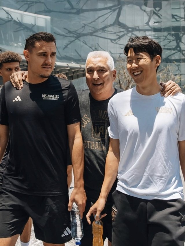 Son Heung-min (a la derecha). /Foto=LAFC SNS
