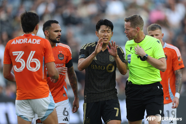 손흥민 또 측면 아닌 중앙 2선→결과는 '대참사'... LAFC, 홈에서 휴스턴에 1-4 대패