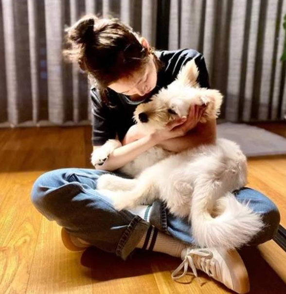김고은, '기뇌증 뇌탈출증' 불치병도 품었는데..월이와 따뜻한 4년의 시간 '예쁜 마음' [스타이슈]