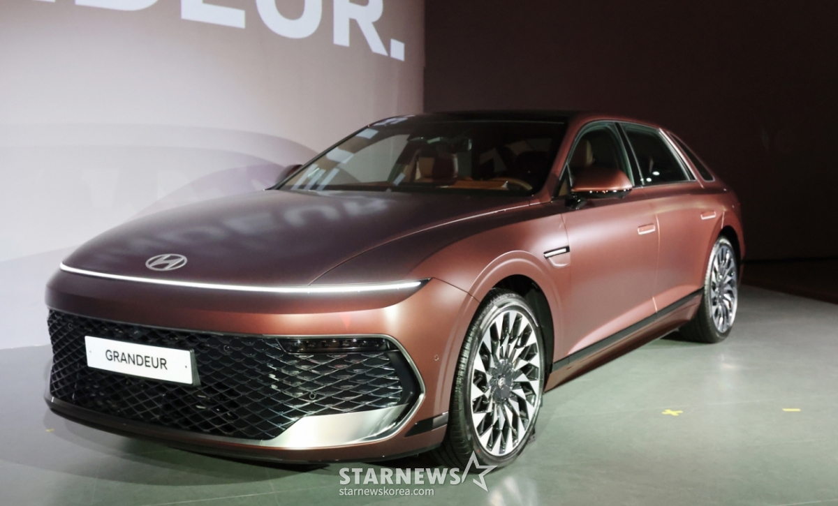 (Seoul=NEWS1) Reporter Im Se-young = The 'New Grandeur' is unveiled at the Hyundai Motor Grandeur Media Day held on the 13th at the Grand Walkerhill Seoul in Gwangjin-gu, Seoul. 2026.5.14/NEWS1 Copyright © NEWS1. All rights reserved. Unauthorized reproduction, redistribution, and use for AI learning are prohibited. /Photo=NEWS1) Reporter Im Se-young