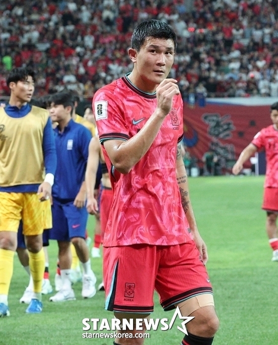 Kim Min-jae after the 2026 North American World Cup Asian third-round qualifier match between South Korea and Palestine ended in September last year. /Photo=Chief correspondent Kim Jin-kyung