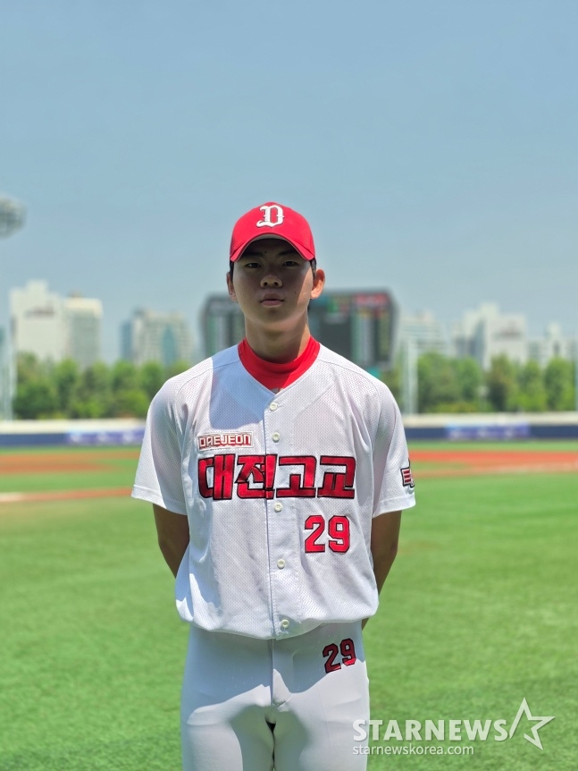 Han Gyu-min of Daejeon High School gave an interview to StarNews at the 80th Golden Saja National High School Baseball Tournament final held on the 16th at Seoul Mokdong Baseball Stadium. /Photo=Reporter Kim Dong-yoon