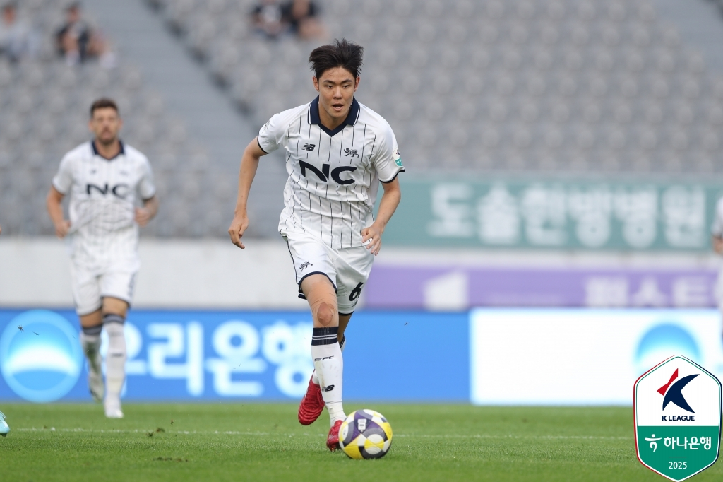 Baek Ji-woong en acción durante el partido. /Foto=Federación Coreana de Fútbol Profesional