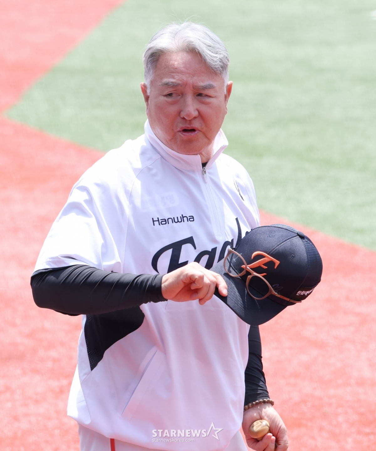 [포토] 김경문 '상념에 잠긴 달감독'