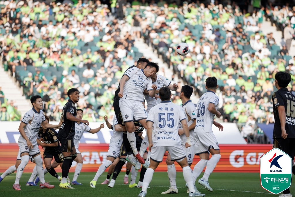'Match footage between Jeonbuk Hyundai Motors and Kim Cheon (SVP) during the Hana Bank K-League 1 2026 Round 15 at Jeonju World Cup Stadium on the 17th. /Photo=Korea Professional Football League
