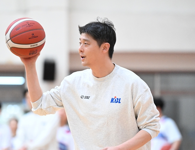 Huấn luyện viên trưởng mới Kim Do Soo. /Ảnh = KBL