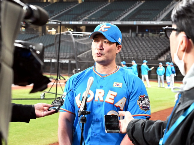 Oh Seung-hwan es entrevistado durante el 'Korea-Japan Dream Players Game' del año pasado. /Foto=Agencia de Fotografía Conjunta
