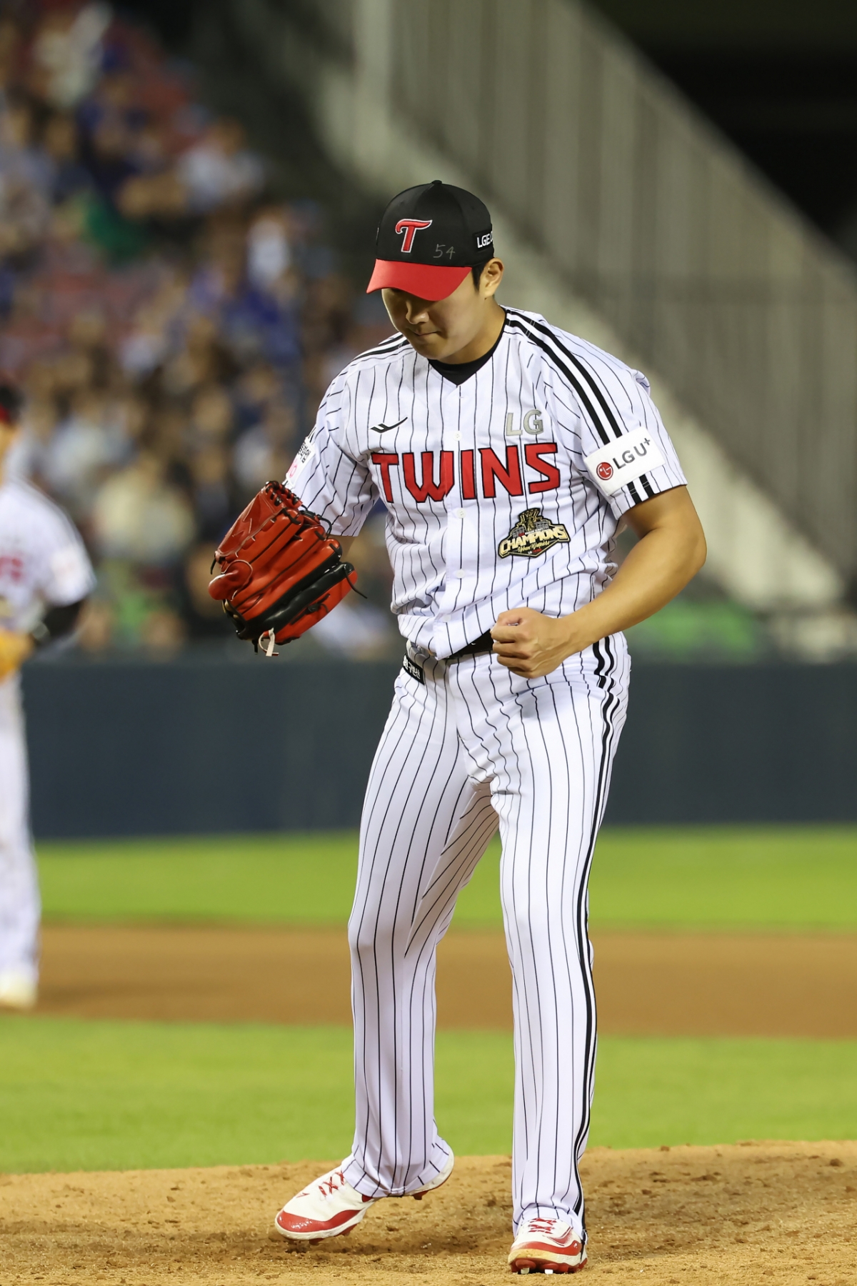 Son Ju-young, transformado en cerrador de los LG Twins. /Foto=LG Twins