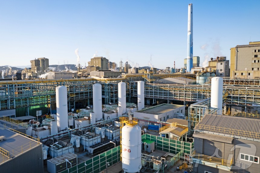 Vista general de la refinería de Onsando de Goryeong Yeon