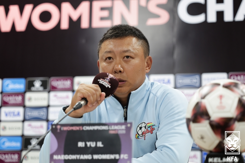 리유일 내고향 감독 "공동응원단 존재? 우리가 생각할 문제 아냐... 경기만 집중하겠다" [수원 현장]