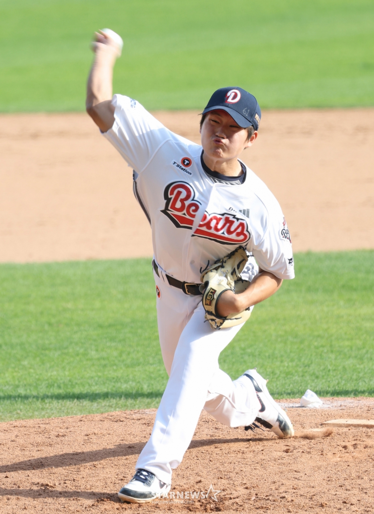 19 числа прошлого месяца Ким Тхэк Ён из Doosan Bears бросил игру с KIA Tigers. /Фото = Ожидание Ким Чжин Гёна