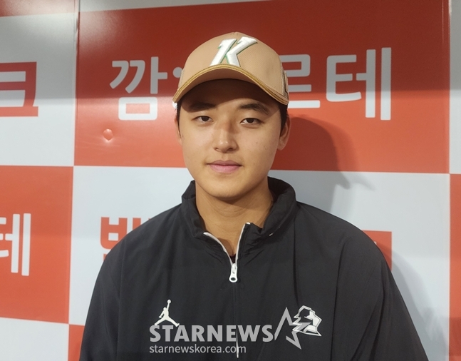 19日の試合を控えて記者団に会った朴ジュンヒョン。 /写真=朴スジン記者
