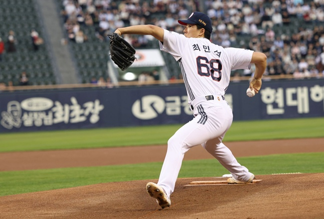 Doosan Bears pitcher Choi Min-seok started against the NC Dinos at Seoul Jamsil Baseball Stadium on the 19th in a 2026 Shinhan SOL KBO League home game, pitching. /Photo=Doosan Bears