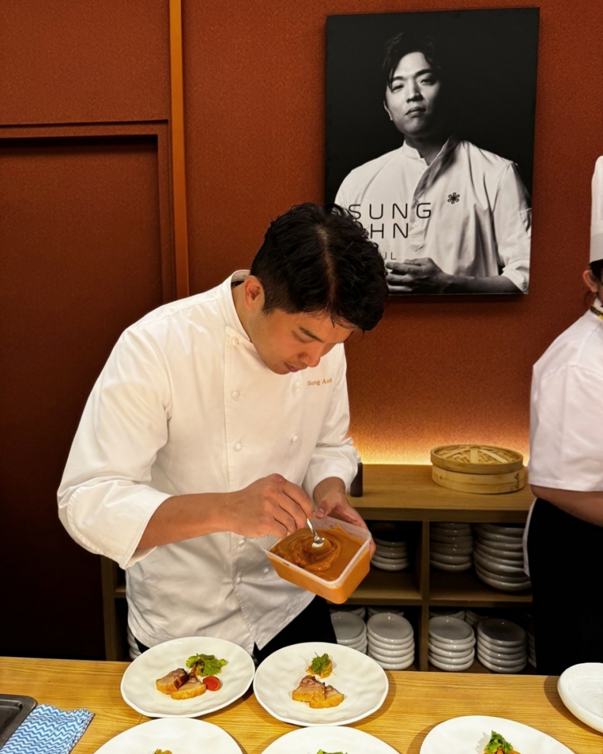 Chef Ahn Sung-jae /foto=Instagram oficial de Mosu Seoul
