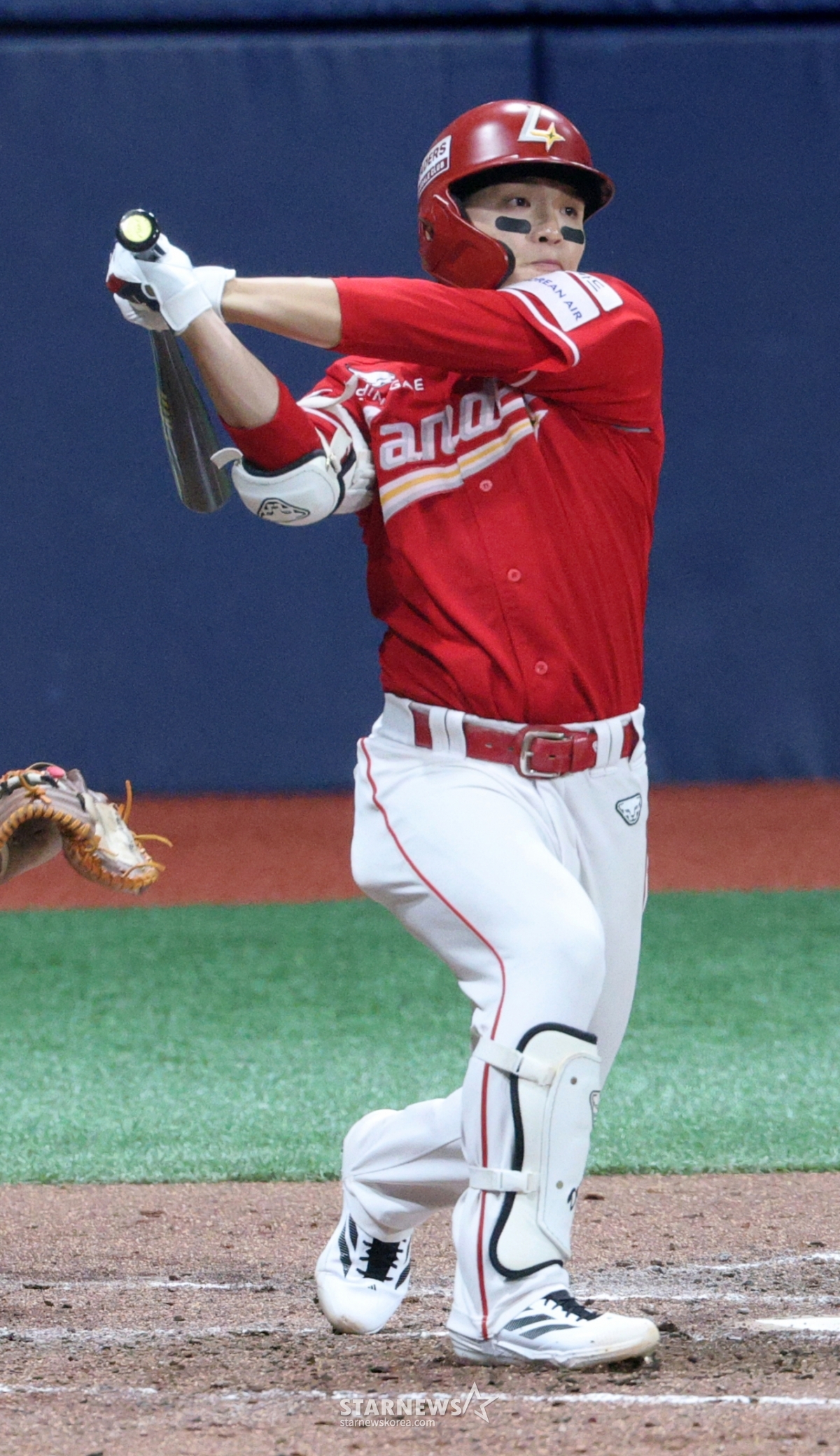Kim Woong-bin.