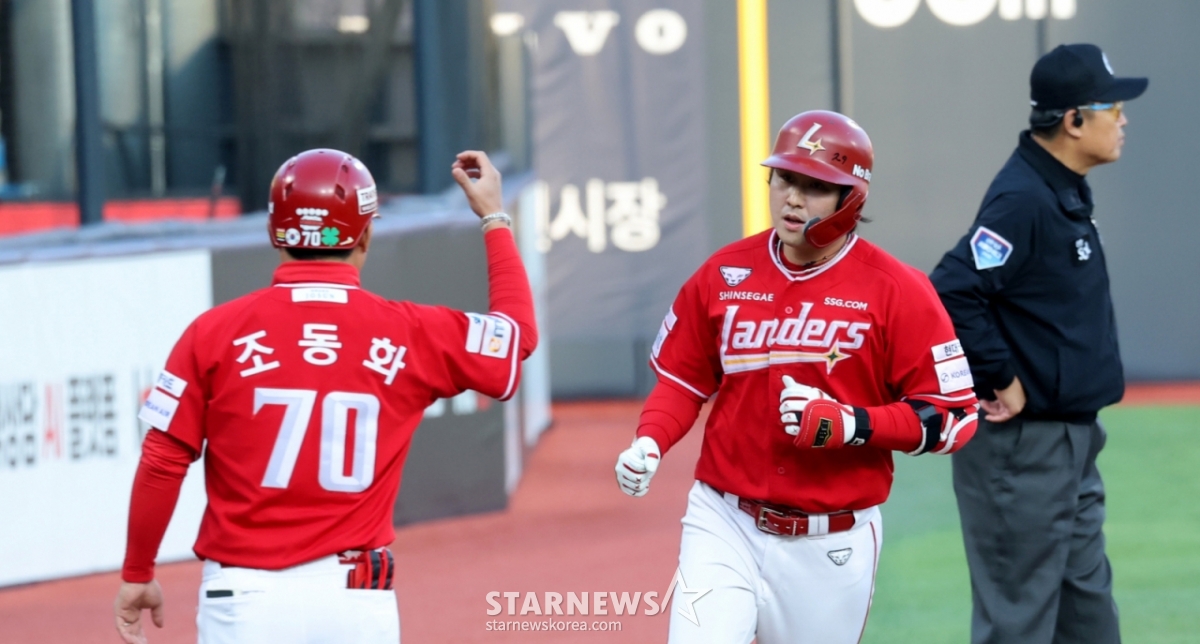 ランダース3番打者のチェ·ジョンが12日、ウィズパークで2026KBOリーグKTウィズとSSGランダースの試合1回表、2死でKT外国人投手のサウアーを相手にシーズン10号ホームランを放ち、21シーズン連続2桁ホームランを達成した。 2026.05.12./写真=カン·ヨンジョ cameratalks@