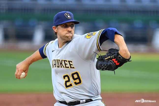 Lindblom in his Milwaukee days during the 2020 season. /AFPBBNews=NEWS1