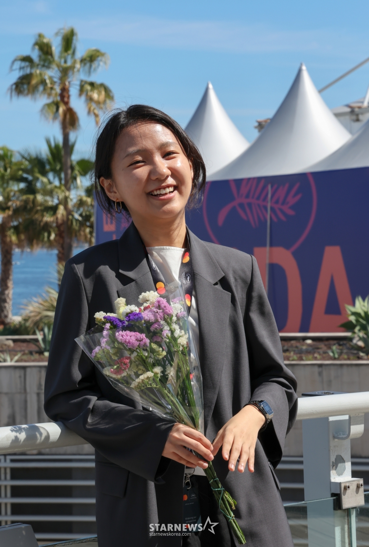 (Cannes=NEWS1) Reporter Lee Jun-seong = Director Choi Won-jeong (Hongik University), whose short animated film "Bird's Rhapsody" was selected for the La Cinéfondation section, the student film category of the 79th Cannes International Film Festival, is seen conducting an interview on the 21st (local time) in front of the Agnès Varda Theater at the Palais des Festivals in the southern French town of Cannes. 2026.5.21/NEWS1 Copyright © NEWS1. All rights reserved. Unauthorized reproduction, redistribution, and use for AI training are strictly prohibited. /Photo=NEWS1) Reporter Lee Jun-seong