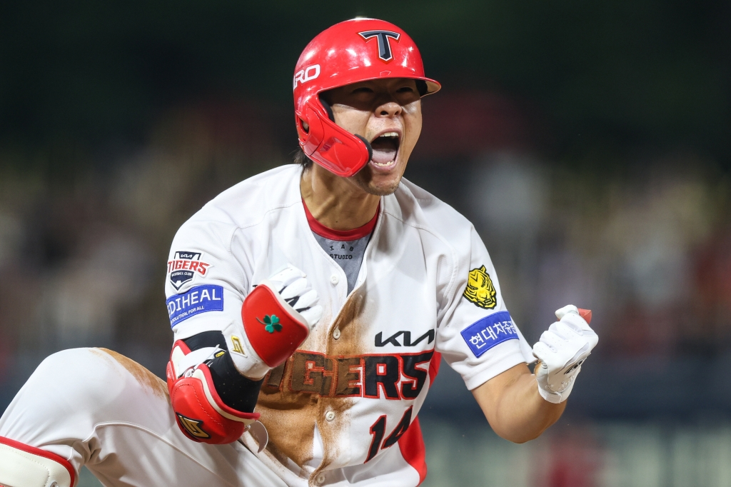KIA Tigers Ким Кю Сон кричит после того, как сделал своевременный трипл-дабл в восьмом иннинге против SSG Landers в Кванджу 23-го числа. /Фото = Предоставлено KIA Tigers